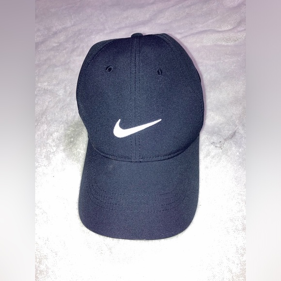 Nike Accessories - Nike Golf Cap 💛⛳️ 🧢🩵